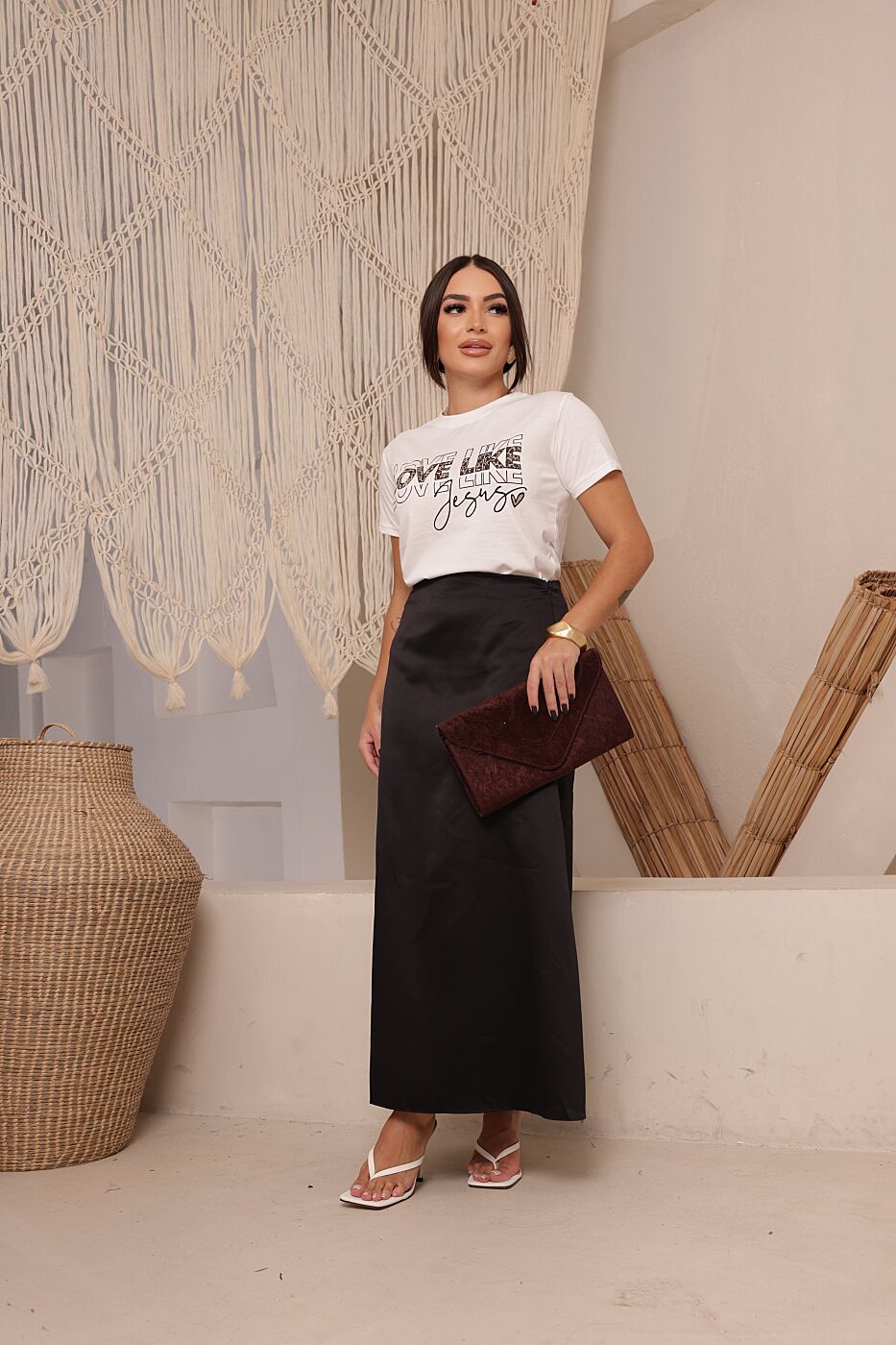 T-Shirt Feminina Estampa Love Jesus